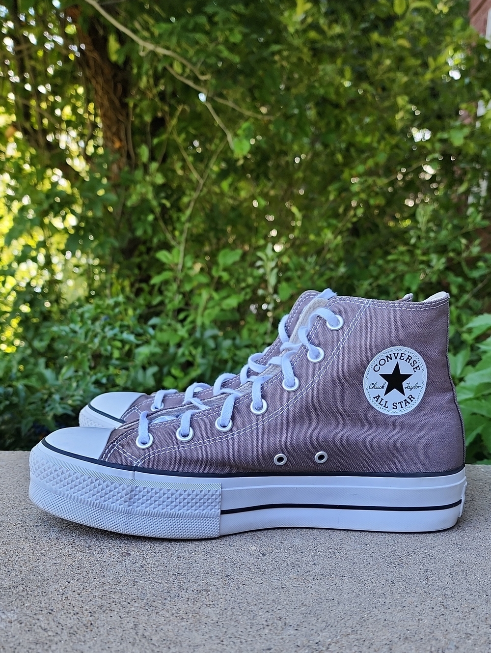 Converse Chuck Taylor All Star Lift Women’s Hi-Top Platform Sneaker